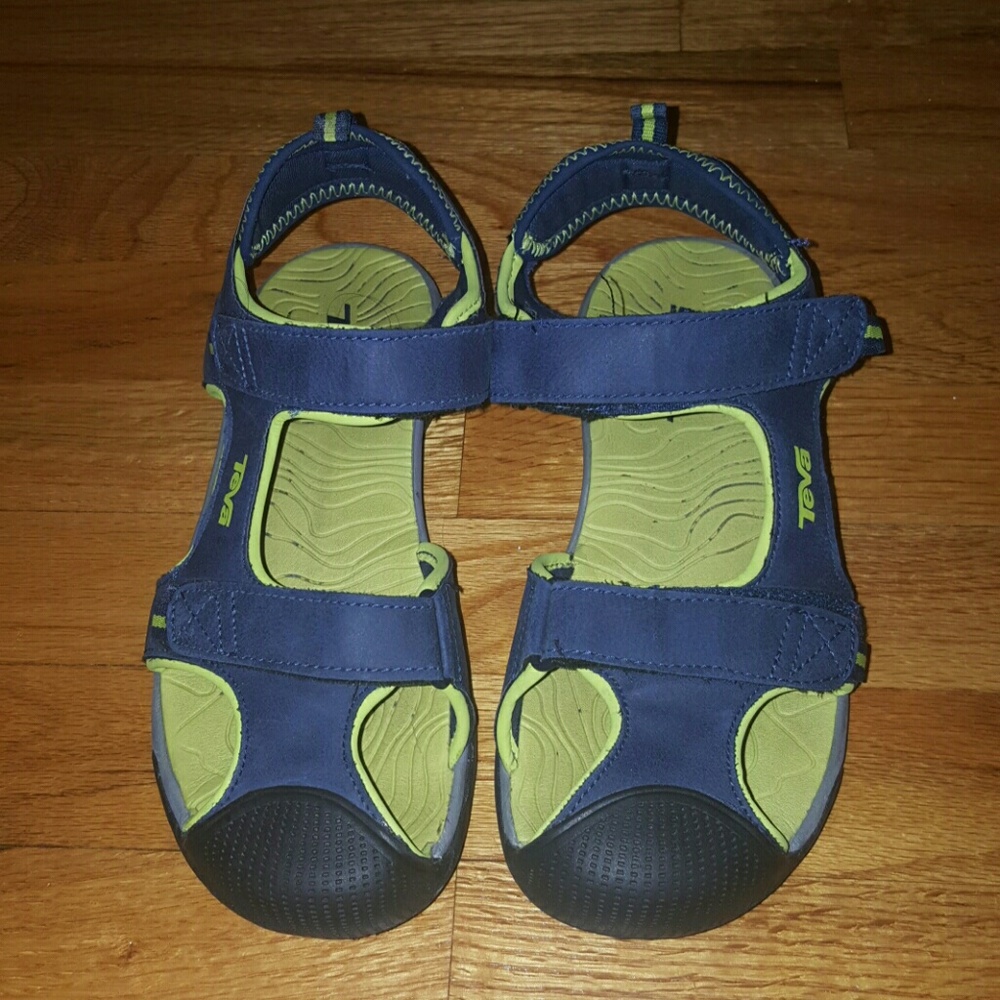 Boys youth Teva sandals