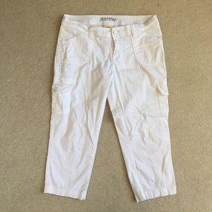 Faded Glory white capris💟