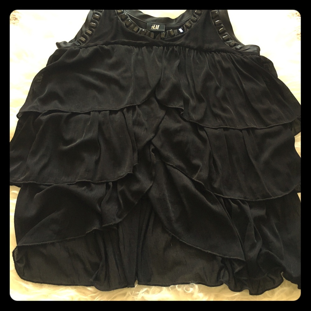 Black ruffled H&M blouse