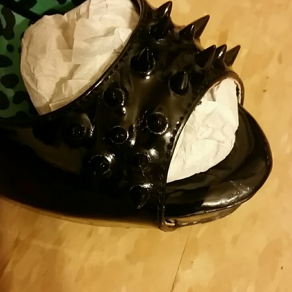 Spiked Heels - Picture 3 of 4