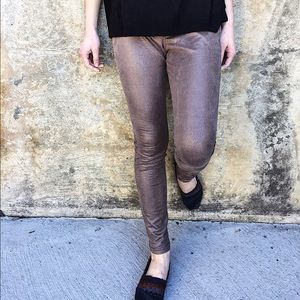 Leggings by Hue
