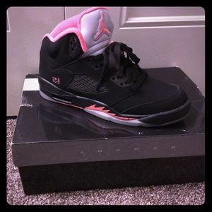 ‼️Size 7 Y Retro 5 Girls Jordan's‼️