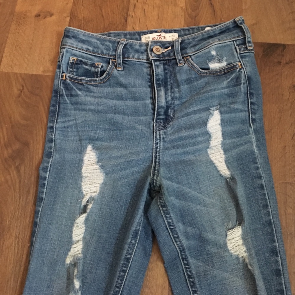 Hollister Distressed high waisted jeans
