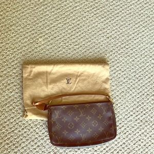 Louis Vuitton Pochette Accessoires