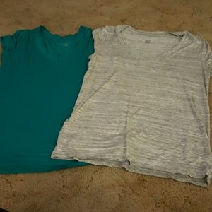 Bundle of 2 xl Mossimo short sleeve shirts