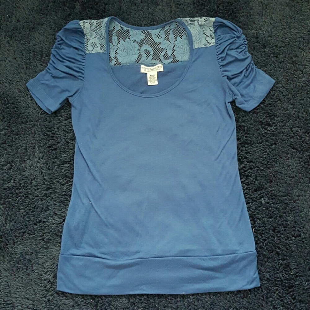 Pretty blue top