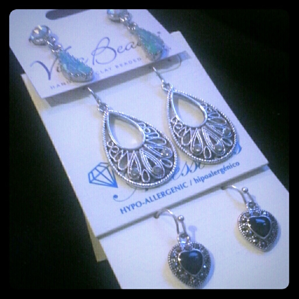 Dangle earrings