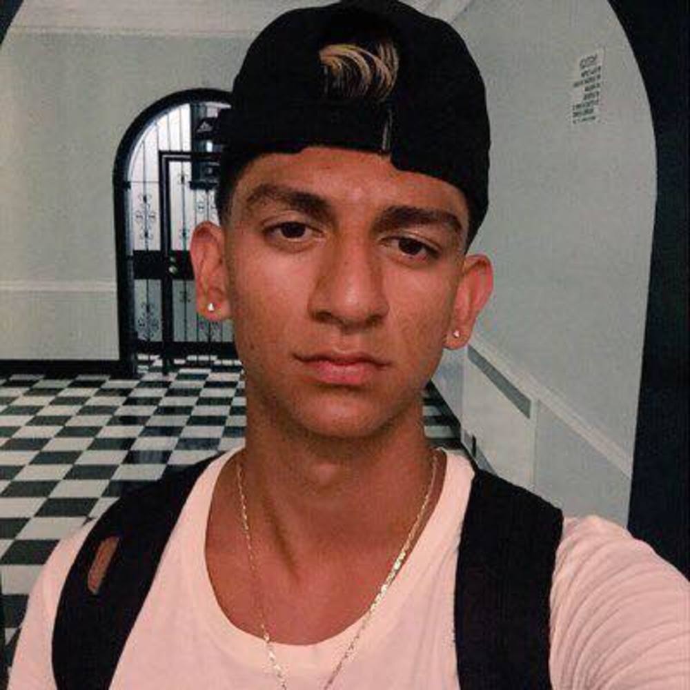 Meet your Posher, Esteban