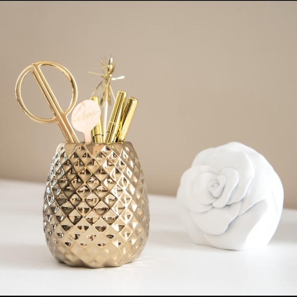 NWOT Pineapple pencil holder 🍍🍍🍍