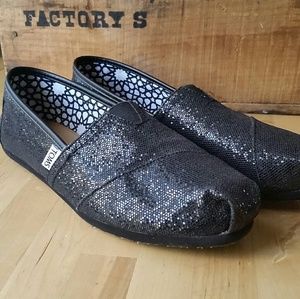 Like new!! Black Sparkle Glitter Toms