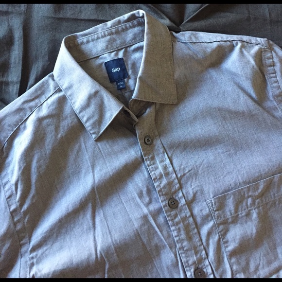 🎉Host Pick🎉 GAP Grey Button Down- Like New! - Picture 1 of 3