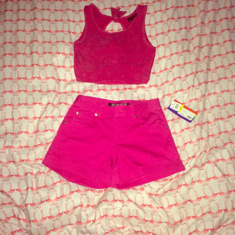 Pink crop too w high waisted shorts