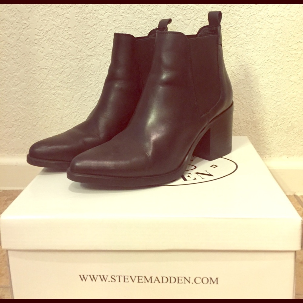 Steve Madden Leather Booties