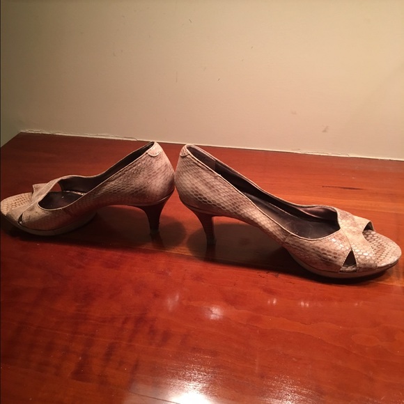 Nine West Python Patent Peep Toe Pumps - Picture 3 of 4