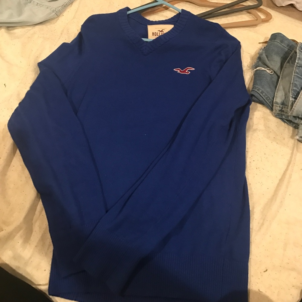 Hollister V neck sweater