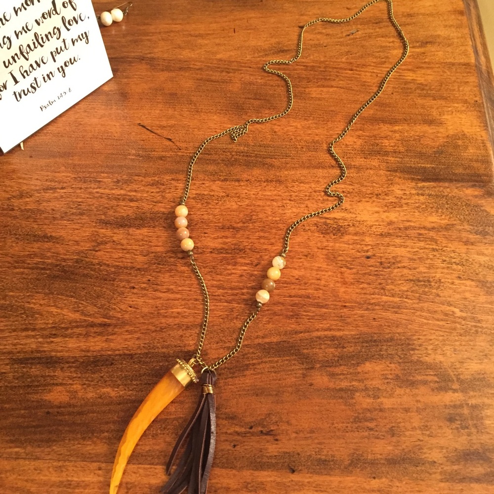 NWOT Boutique necklace