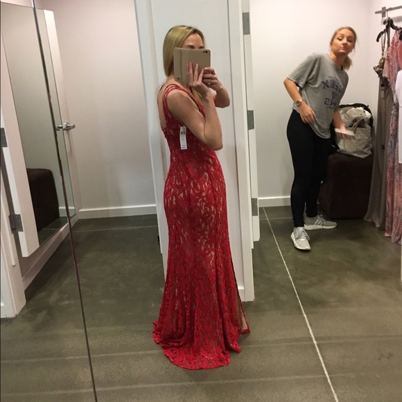 SOLD 🔥Red hot BCBG gown🔥 - Picture 5 of 8