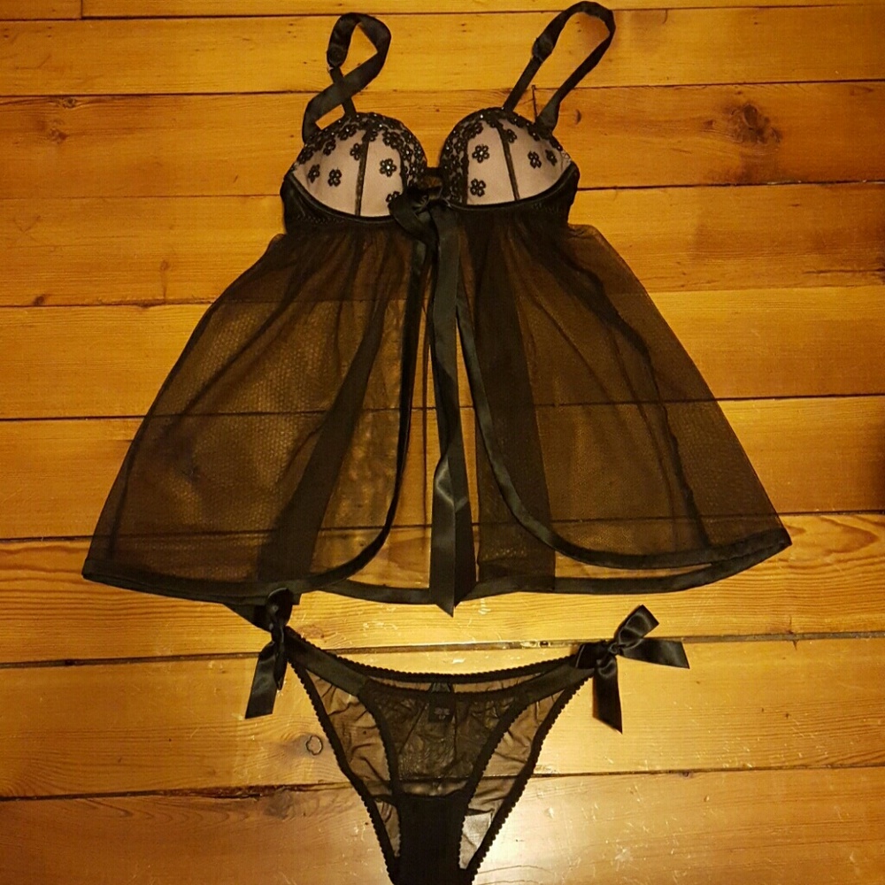 Victoria's Secret Lingerie Set NWOT
