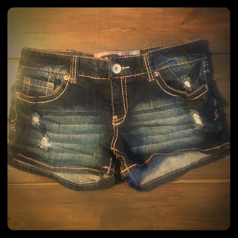 Amethyst Jeans shorts with stitching