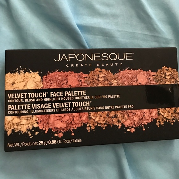 Japonesque Other - NIB Japonesque Velvet Touch Face Palette