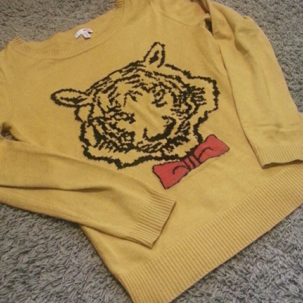Tiger with a Bow Bongo Long sleeve top