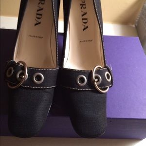 A STEAL!!! Prada linen pumps