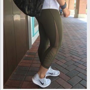 Lululemon minimalist crop 4