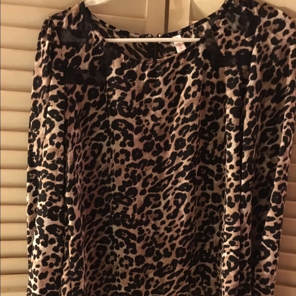 Leopard print long sleeve top lace cutout accent