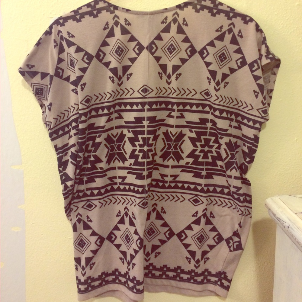 Aztec shirt - Picture 3 of 3