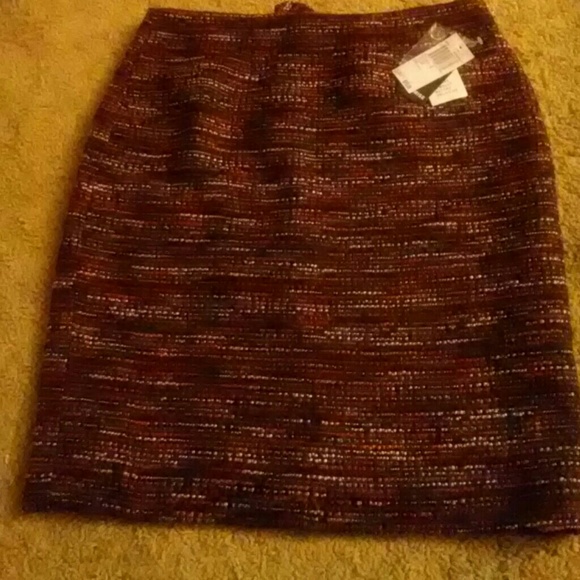 NWT.   Pencil skirt - Picture 2 of 4