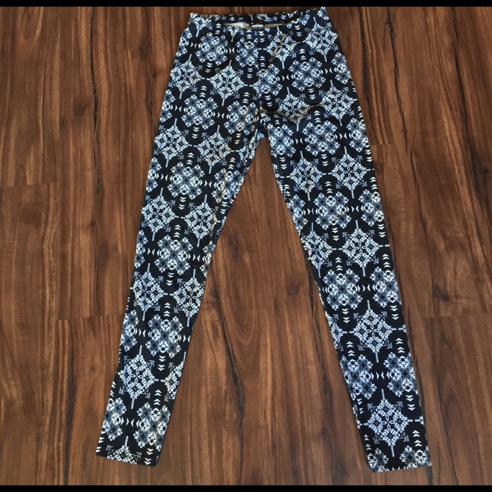Tribal print leggings