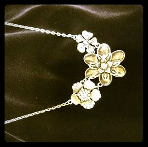 Necklace Silver With faux Crystals