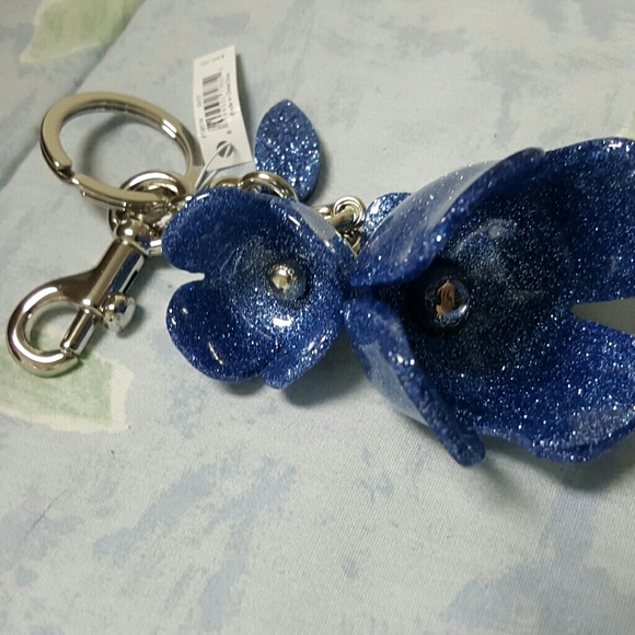 NWT Coach flower bag charm in cornflower blue - Picture 2 of 3