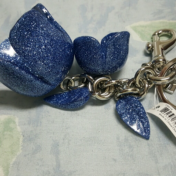 NWT Coach flower bag charm in cornflower blue - Picture 3 of 3