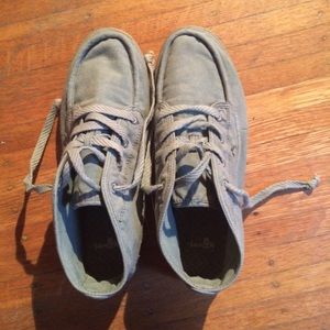 Sanuk shoes