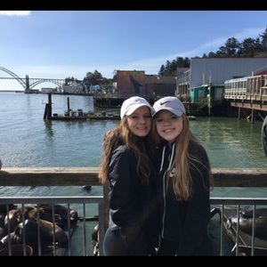 Meet your Posher, Camissa