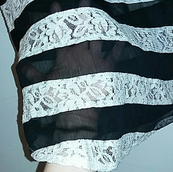 Guess lace top - Picture 4 of 5