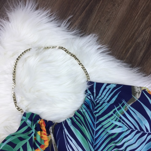 Express Chain Halter Tropical Top - Picture 4 of 7