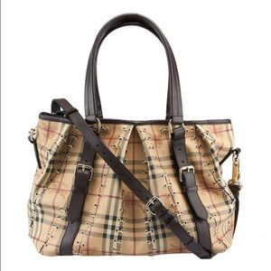 Burberry Lowry shoulder bag 100% authentic