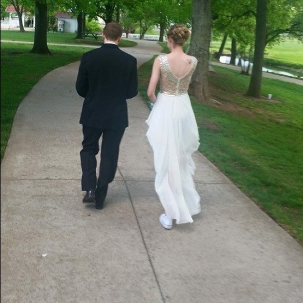 Prom dress - Picture 2 of 2