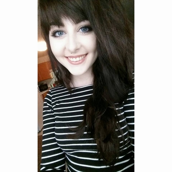 Meet your Posher, Katie - Picture 1 of 1