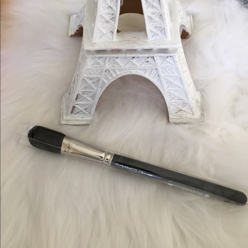 Authentic mac brush #116 - Picture 4 of 4