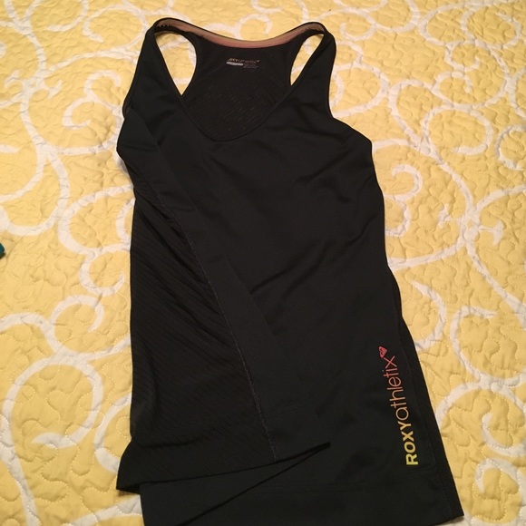 Workout top bundle - Picture 3 of 6