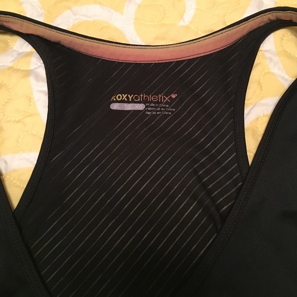 Workout top bundle - Picture 4 of 6