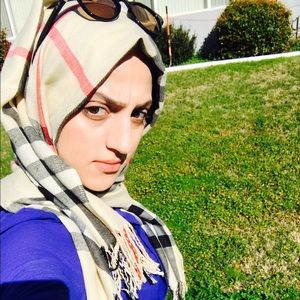 Meet your Posher, Khatera