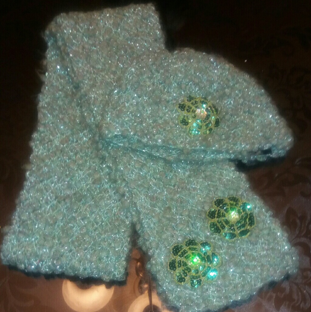 Bebe Scarf and Hat Set