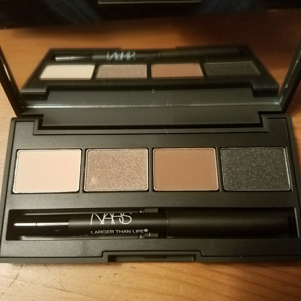 Nars Sarah Moon Look Closer Eyeshadow Palette