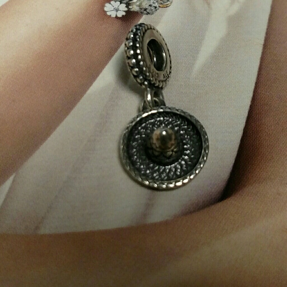 Preloved Retired Pandora Sombrero