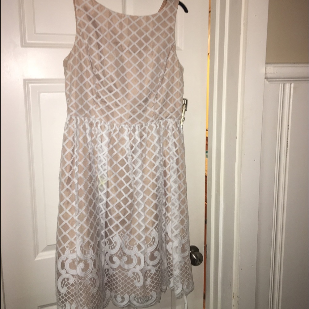 Eliza J. size 12