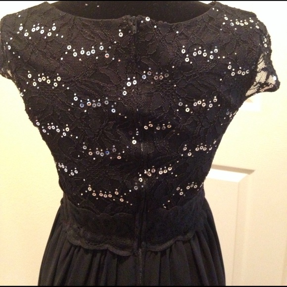 Black lace top with sequined - Picture 4 of 4